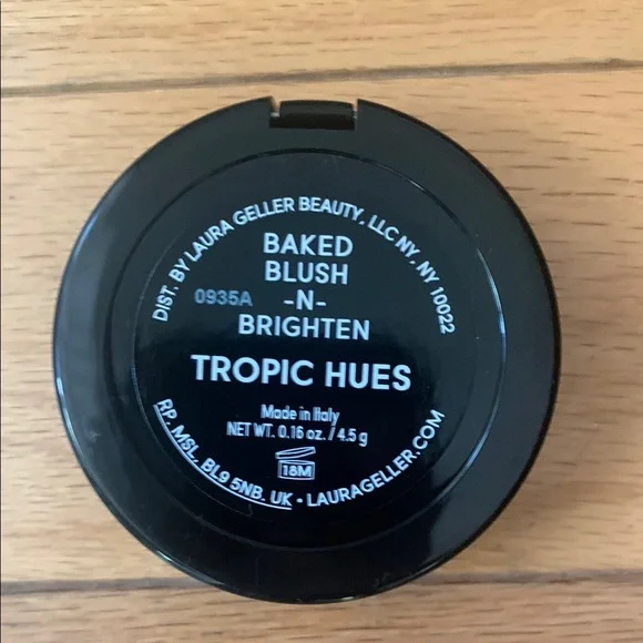 Laura Geller Pink Blush with a satin Finish - Picture 3 of 3